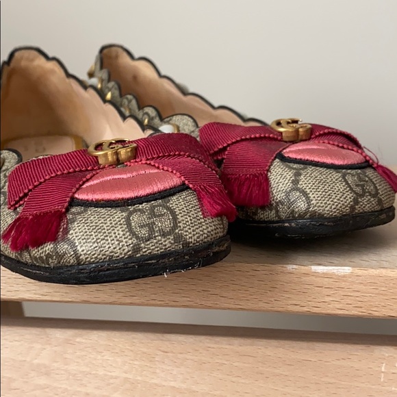 Gucci Flats with Receipt and Dust Bag - Picture 9 of 14